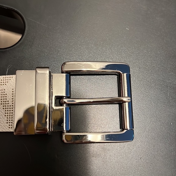 Reversible Michael Kors White Logo Belt - Picture 5 of 6